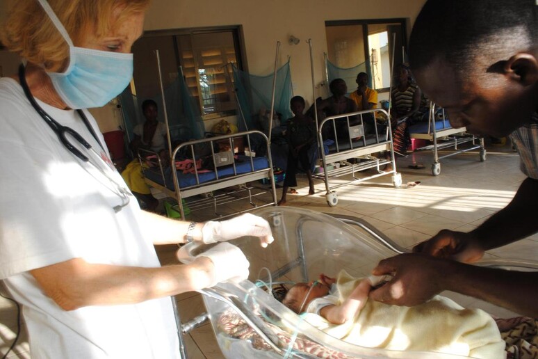 Ebola: in Sierra Leone cinque operatori  'Cuamm ' Padova - RIPRODUZIONE RISERVATA