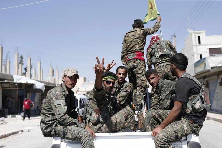 Combattenti curdi in Siria -     RIPRODUZIONE RISERVATA