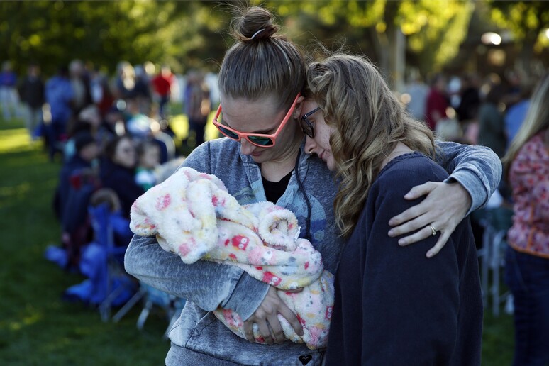 Strage nel college dell 'Oregon © ANSA/AP