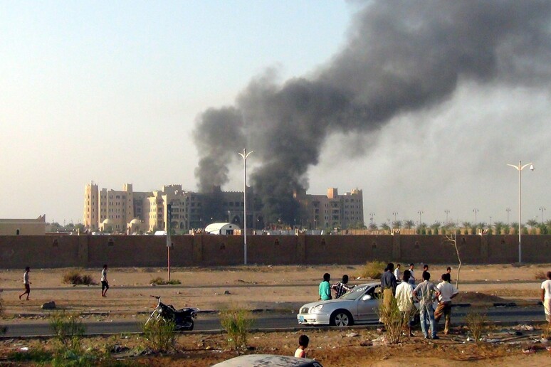 Yemen: Cnn, almeno 12 morti in attacco hotel Aden © ANSA/EPA