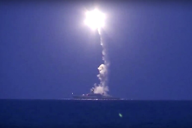 Mosca lancia missili dal Caspio © ANSA/AP