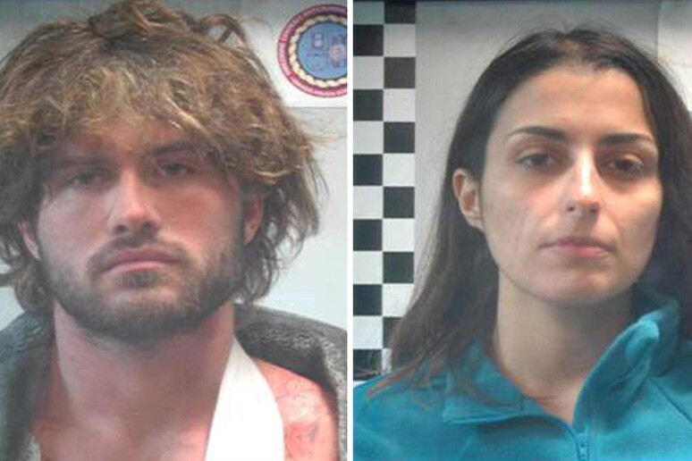 Nella foto distribuita dalla Polizia di Stato, Alexander Boettcher e Martina Levato, arrestati per  aver aggredito con l 'acido un 22enne a Milano - RIPRODUZIONE RISERVATA