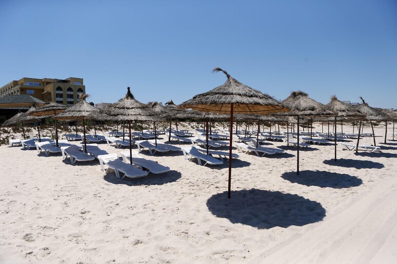 La spiaggia vuota di  Sousse , Tunisia -     RIPRODUZIONE RISERVATA