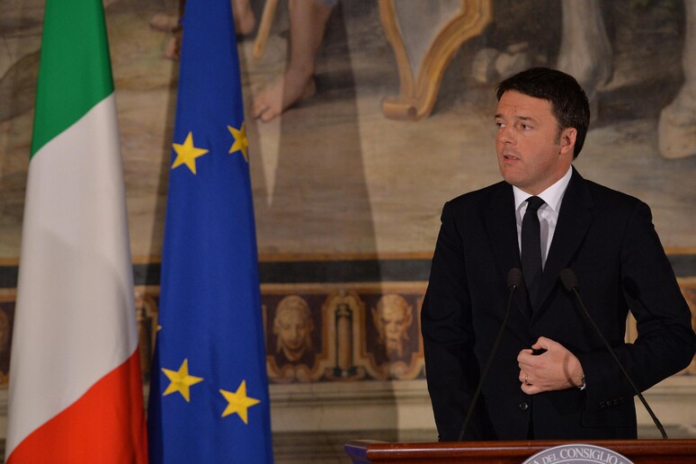 Matteo Renzi durante la conferenza stampa in Campidoglio - RIPRODUZIONE RISERVATA