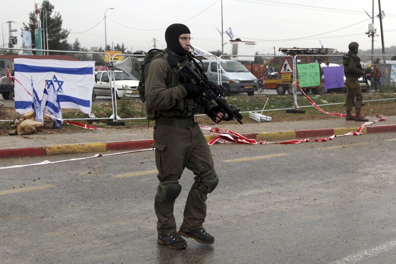 Un soldato israeliano in una foto d 'archivio © ANSA/AP