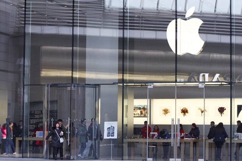 Apple: e ' record, vale oltre 700 miliardi di dollari © ANSA/EPA