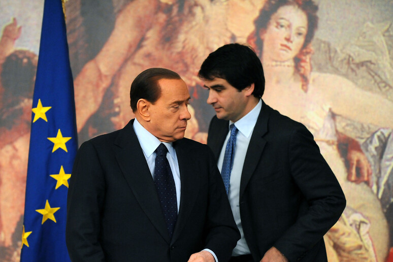 Raffaele Fitto e Silvio Berlusconi (archivio) - RIPRODUZIONE RISERVATA