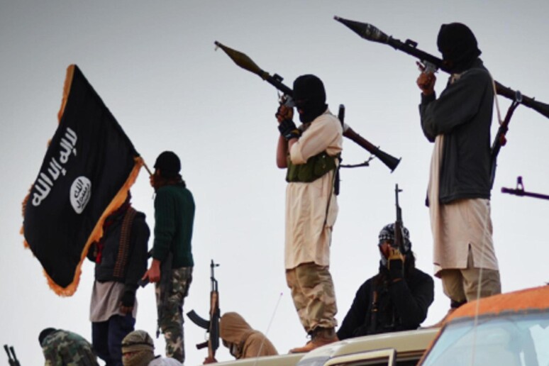 Pick-up dell 'Isis in Libia - RIPRODUZIONE RISERVATA