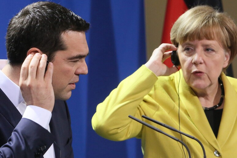 La cancelliera tedesca Angela Merkel  e il primo ministro greco Alexis Tsipras © ANSA/EPA
