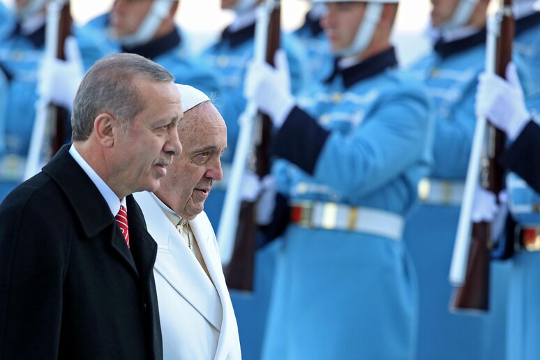 Armeni: Erdogan condanna parole Papa e lo  'avverte ' - RIPRODUZIONE RISERVATA