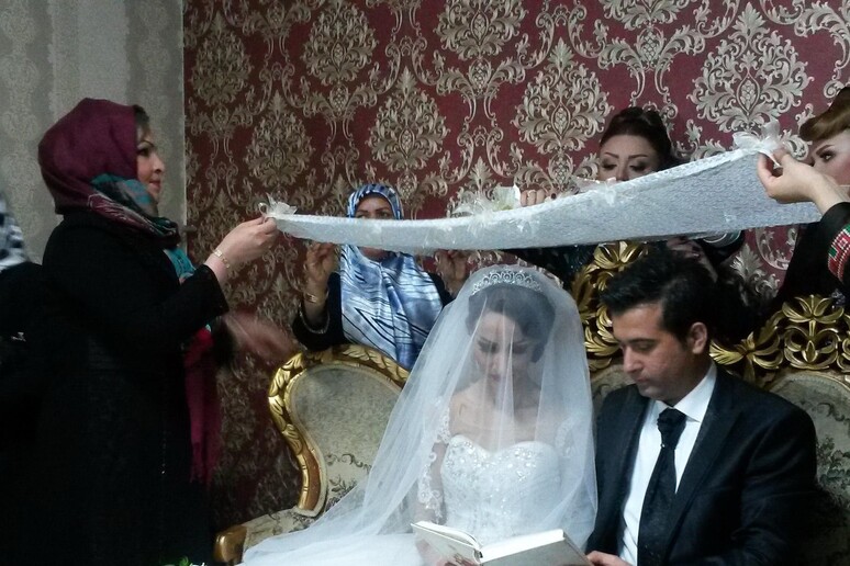 Iran: matrimonio e diritti della donna, sorprese nel codice - RIPRODUZIONE RISERVATA
