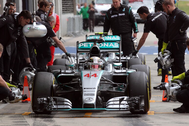 Lewis Hamilton, Nico Rosberg © ANSA/AP