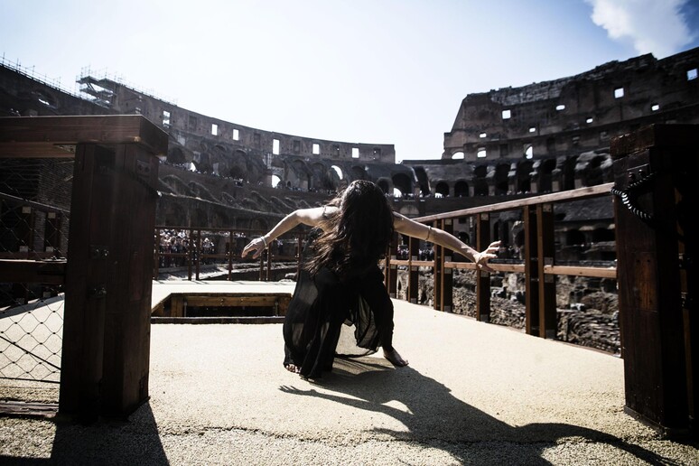 La riproduzione dell 'antico montacarichi che portava le belve nell 'arena, al Colosseo - RIPRODUZIONE RISERVATA