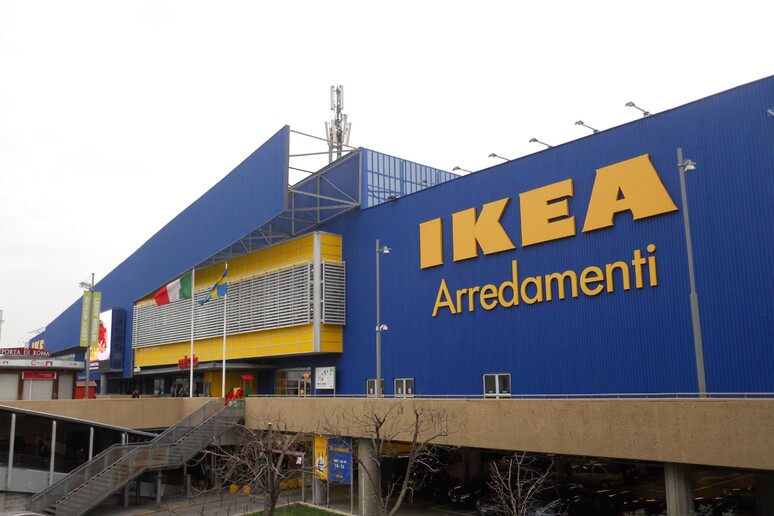 Un centro commerciale Ikea - RIPRODUZIONE RISERVATA