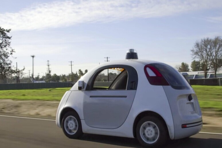 Google Car,per legge Usa il guidatore può essere un software - RIPRODUZIONE RISERVATA
