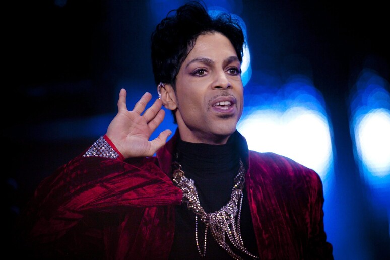 Prince dice addio allo streaming, resta solo su Tidal - RIPRODUZIONE RISERVATA