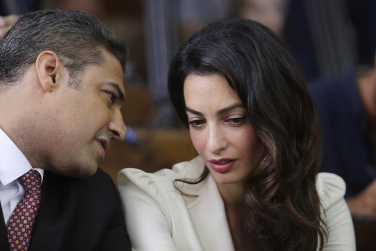 Egitto: processo al Jazeera, in aula legale Amal Clooney © ANSA/AP