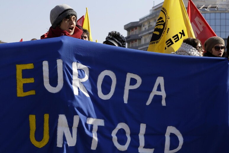 Migranti: Spiegel, Atene rischia esclusione da Schengen © ANSA/AP