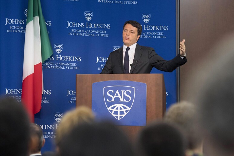 Matteo Renzi alla John Hopkins University/Foto Tiberio Barchielli © ANSA/EPA