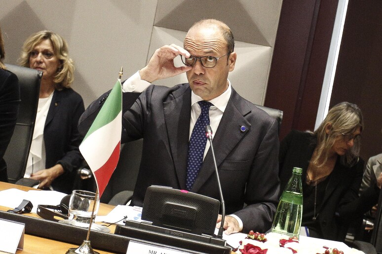 Angelino Alfano durante la riunione dei ministri dell 'Interno del G6 in corso a Roma -     RIPRODUZIONE RISERVATA