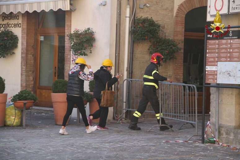 Vigili del fuoco al lavoro in una foto del 29 ottobre - RIPRODUZIONE RISERVATA