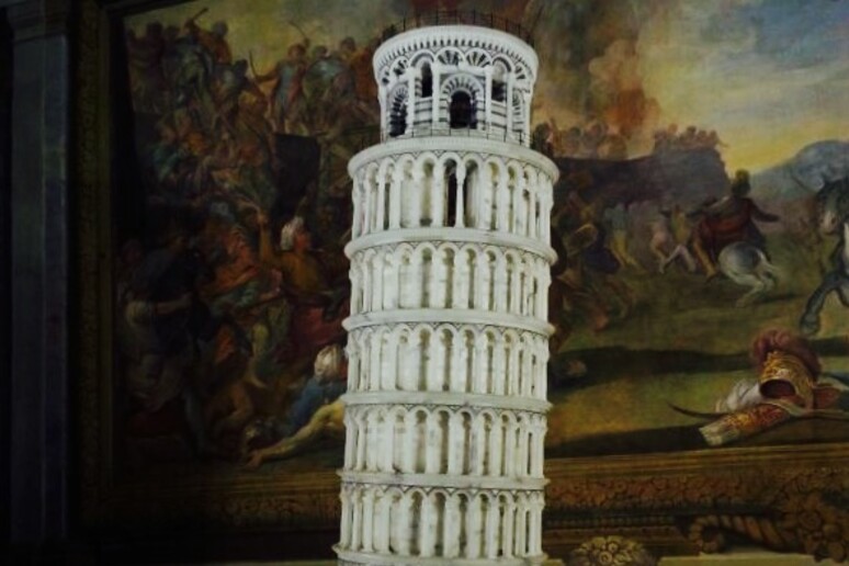 La Torre di Pisa in alabastro, altra 3 metri, ambasciatrice della Toscana nel mondo -     RIPRODUZIONE RISERVATA