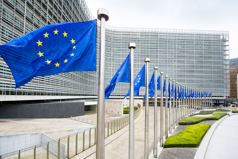 La Commissione Ue prepara l 'arrivo dell 'euro digitale - RIPRODUZIONE RISERVATA