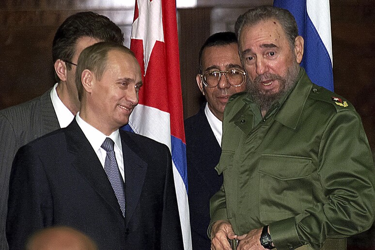 Vladimir Putin e Fidel Castro © ANSA/AP