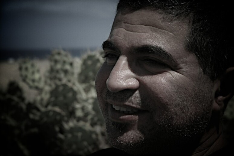 Lo scrittore e artista marocchino Mahi Binebine (foto tratta dal sito ufficiale dell 'artista) -     RIPRODUZIONE RISERVATA