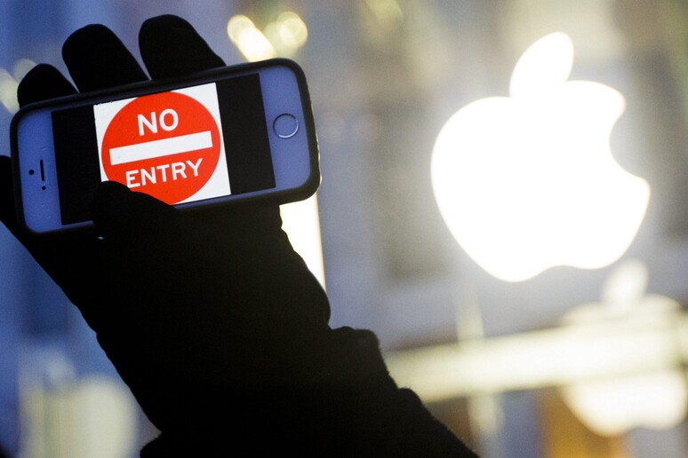 L 'Onu con Apple,  'sblocco iPhone aprirebbe vaso Pandora ' © ANSA/EPA