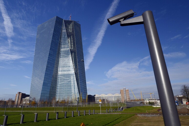 La nuova sede della Banca centrale europea a Francoforte, dove si è svolta ieri la riunione dei governatori © ANSA/EPA