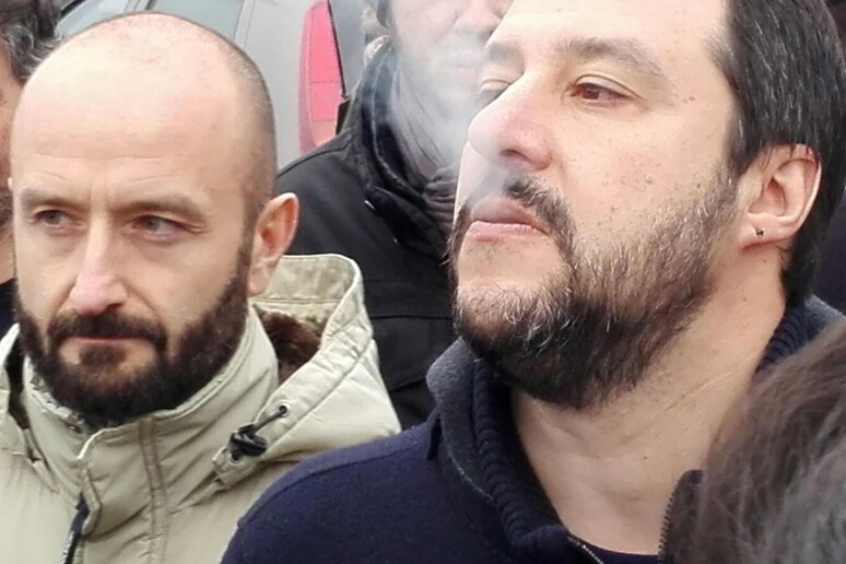Il segretario federale della Lega Nord Matteo Salvini durante l 'incontro ad Avezzano (L 'Aquila), 23 marzo 2016 - RIPRODUZIONE RISERVATA