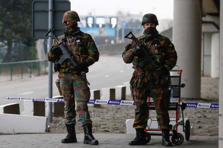 Soldati all 'aeroporto di Zaventem © ANSA/EPA