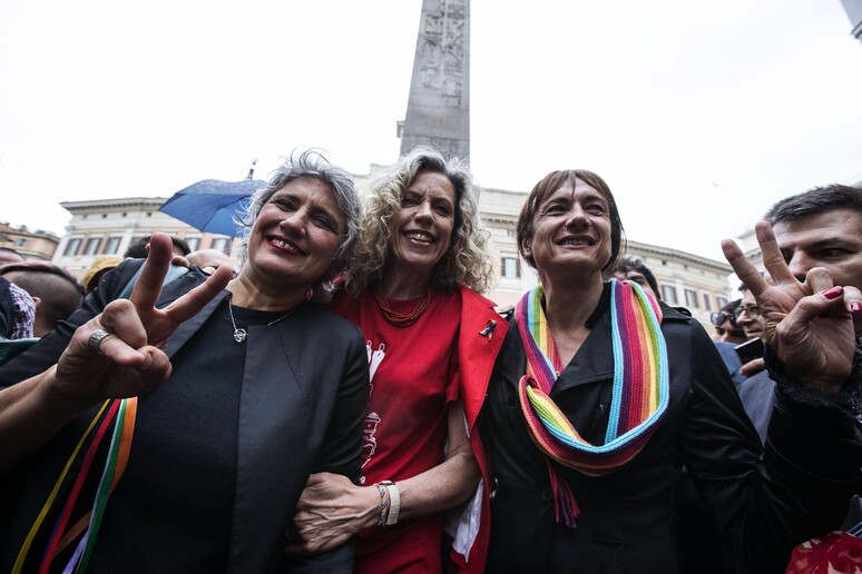 Civil rights rapporteur Monica Cirinnà (C) with gay rights activist Paola Concia (L) and transgender politician Vladimir Luxuria (R) -     ALL RIGHTS RESERVED