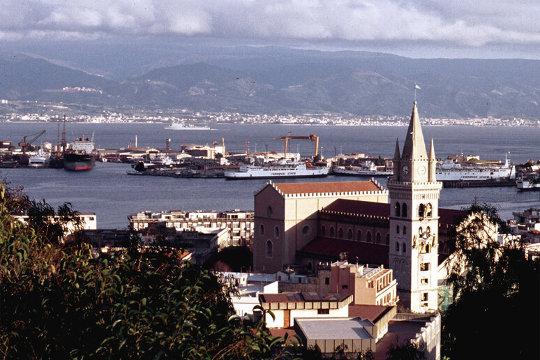 Il porto di Messina - RIPRODUZIONE RISERVATA