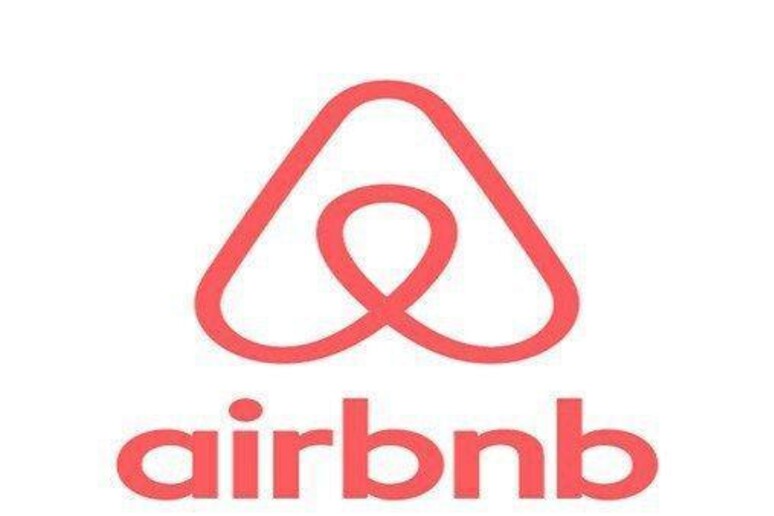 Il logo di Airbnb - RIPRODUZIONE RISERVATA
