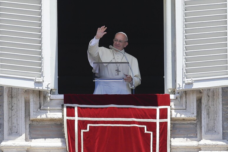 Papa Francesco in una foto d 'archivio © ANSA/AP