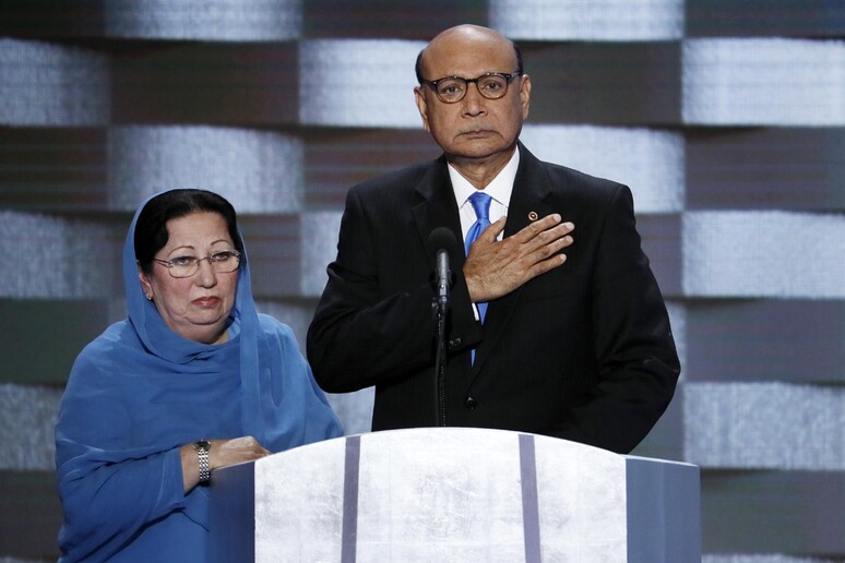Khizr Khan e la moglie Ghazala © ANSA/AP