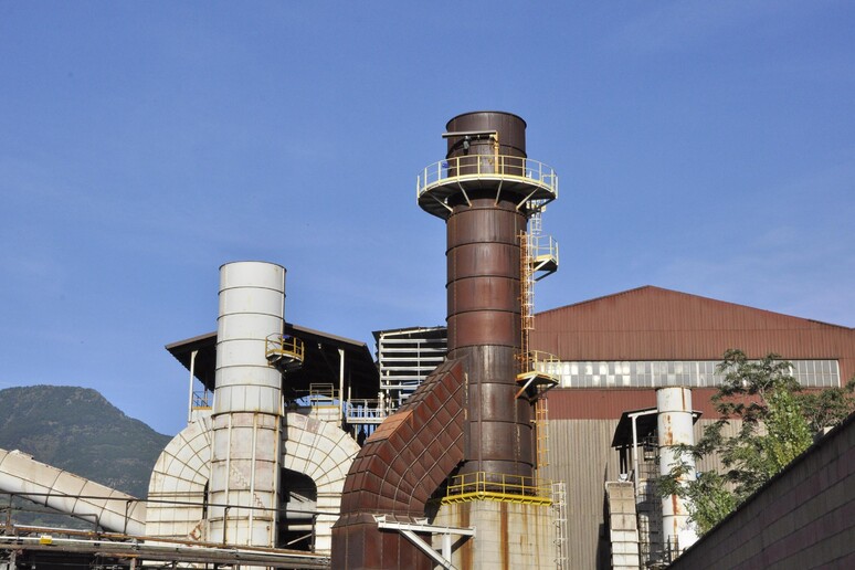 Industria: lo stabilimento siderurgico della Cogne Acciai Speciali di Aosta - RIPRODUZIONE RISERVATA