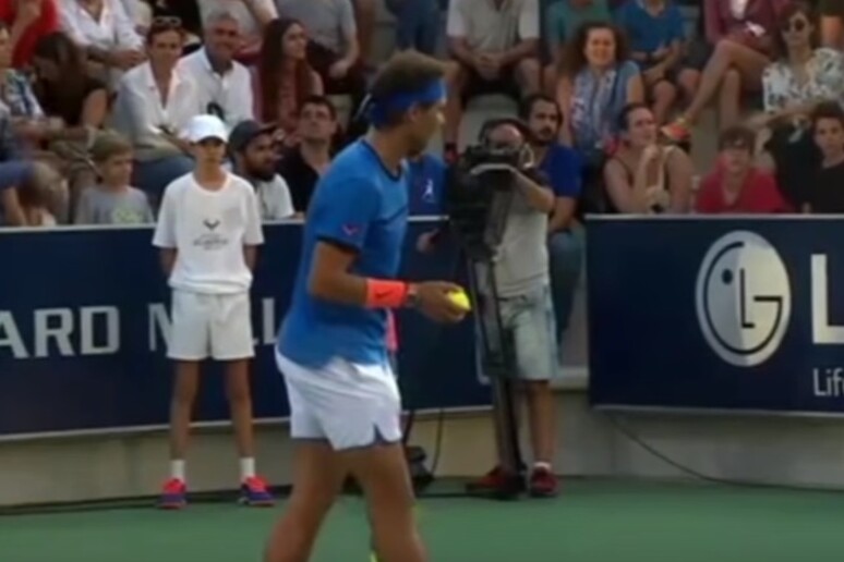 Rafael Nadal nel fermo immagine da YouTube - RIPRODUZIONE RISERVATA