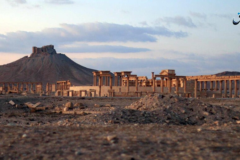 Siria: Sana, Isis ha distrutto proscenio teatro Palmira © ANSA/AP