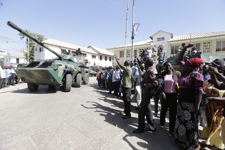 ECOWAS Senegalese troops arrive at Gambia 's presidential palace [ARCHIVE MATERIAL 20170123 ] - RIPRODUZIONE RISERVATA