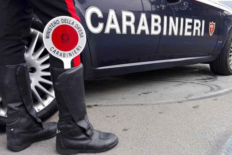 Carabinieri militare auto pattuglia pantera nucleo radiomobile - RIPRODUZIONE RISERVATA