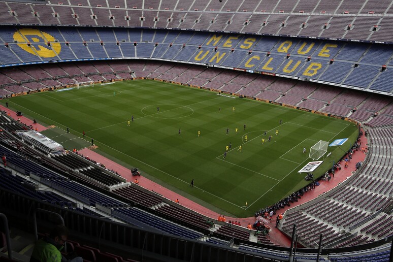 La partita Barcellona-Las Palmas a porte chiuse al Camp Nou © ANSA/AP
