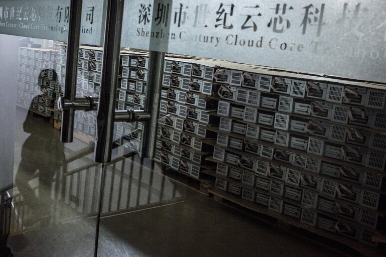 Inside the World of Chinese Bitcoin  'Mining ' © ANSA/EPA