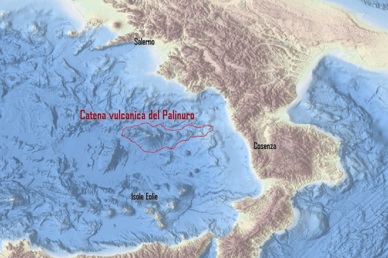 Localizzazione della catena dei 15 vulcani sottomarini del Tirreno meridionale (fonte: INGV) - RIPRODUZIONE RISERVATA