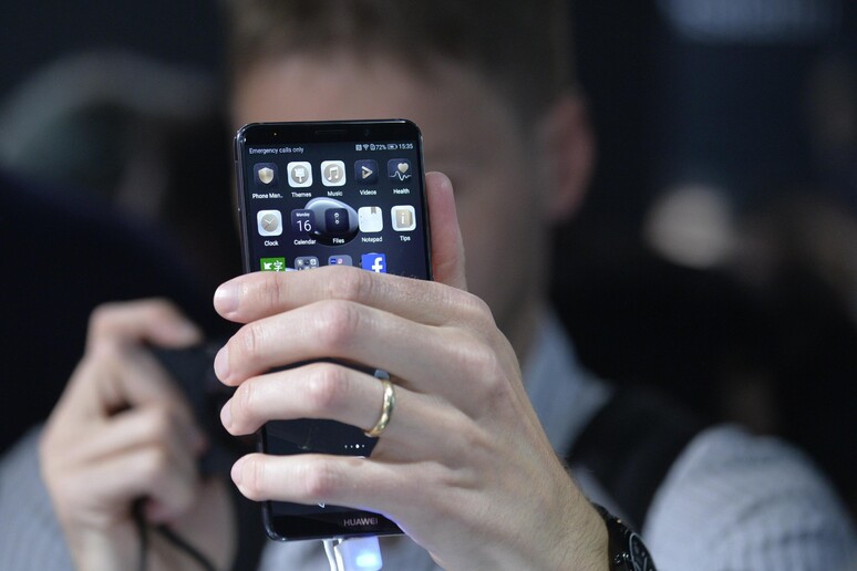 Uno smartphone in una foto d 'archivio © ANSA/EPA