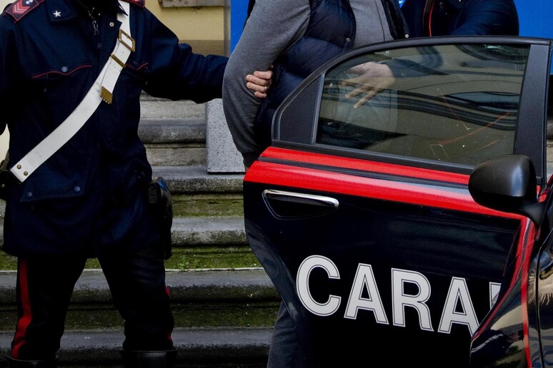 Carabinieri, arresto - RIPRODUZIONE RISERVATA