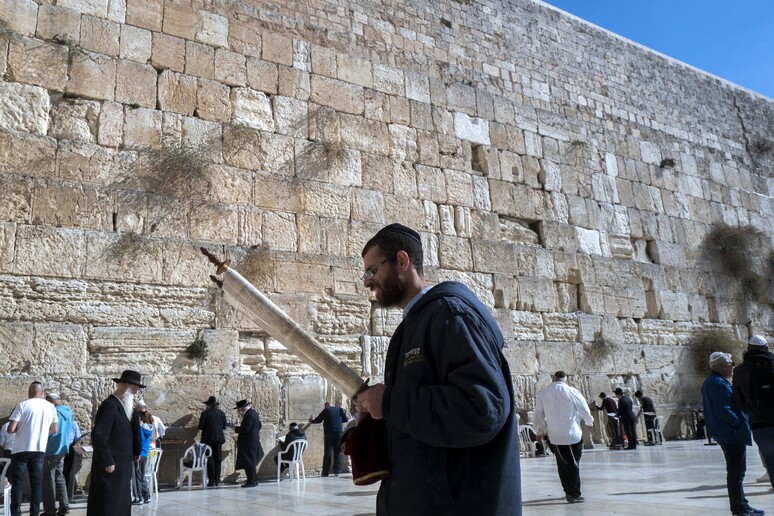 il Muro occidentale di Gerusalemme (il Muro del pianto) © ANSA/EPA