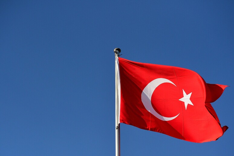 Una bandiera della Turchia © ANSA/EPA